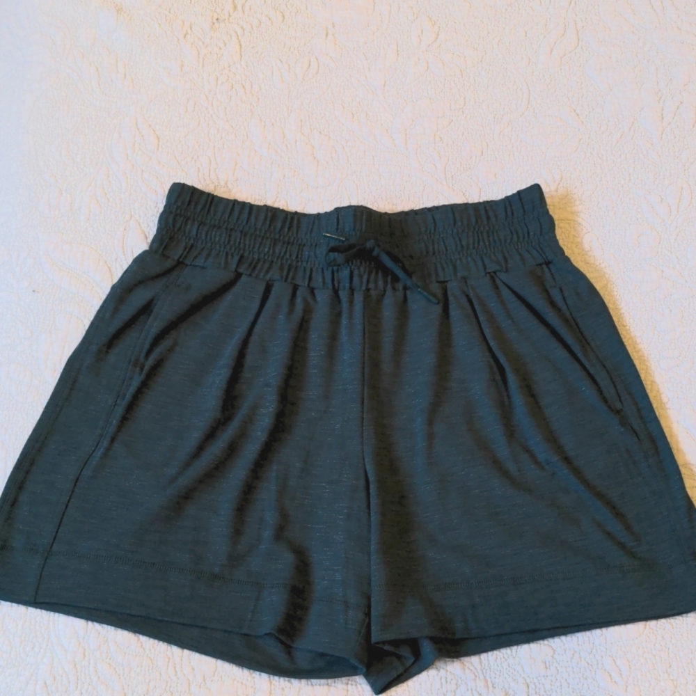 Mondetta Women's shorts Teal size medium